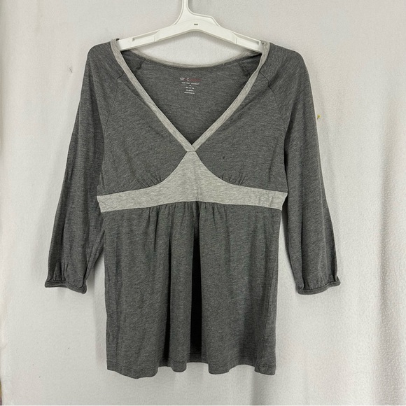 New York & Company Tops - New York & Company Sport Long Sleeve V Neck T Shirt Womens Medium Grey